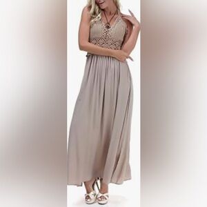 LILBETTER Crochet Backless Bohemian Halter
Maxi Crochet Halter Top Dress